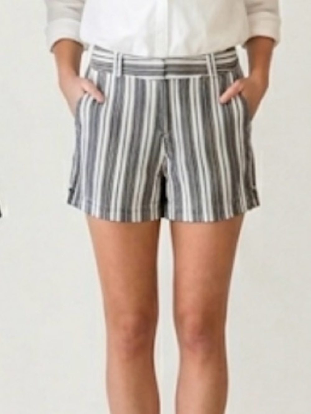 New York & Company Black and White Striped Women's Shorts size 0 like new